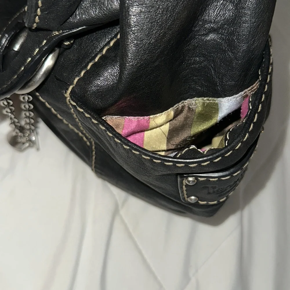 Tignanello black leather hobo bag with charms very nice destitute soft stylish - Picture 10 of 17